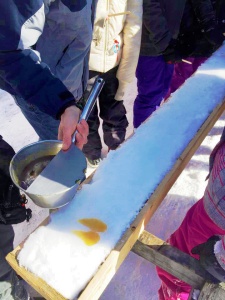 Tire sur la neige | Maple syrup taffy pops